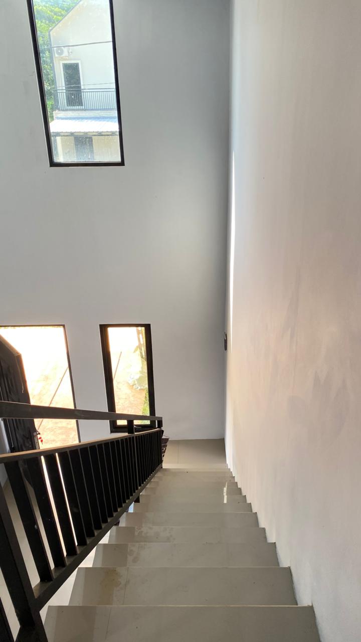Interior View 5